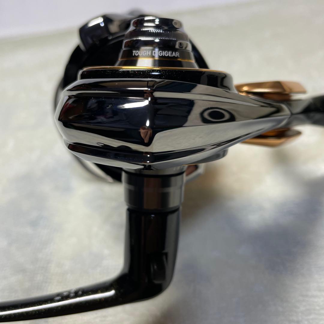 リール Daiwa 22TOURNAMENT ISO 2500XH-LBD