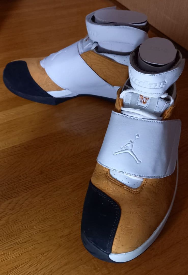 値下げ　未使用AirJordan xx(20)20周年モデル白/黄金/黒