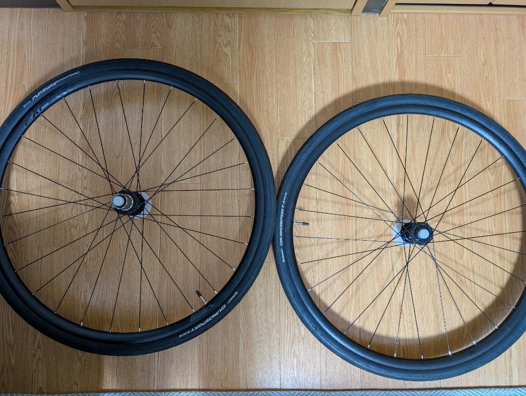 メリダ（MERIDA）EXPERT SL ホイール（タイヤ付）とサドル