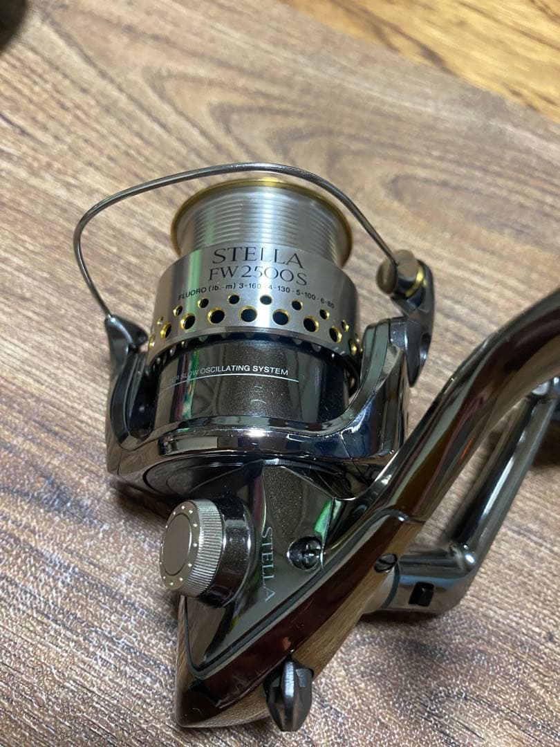 美品　人気　シマノ　ステラ FW2500S SC78E スピニングリール
