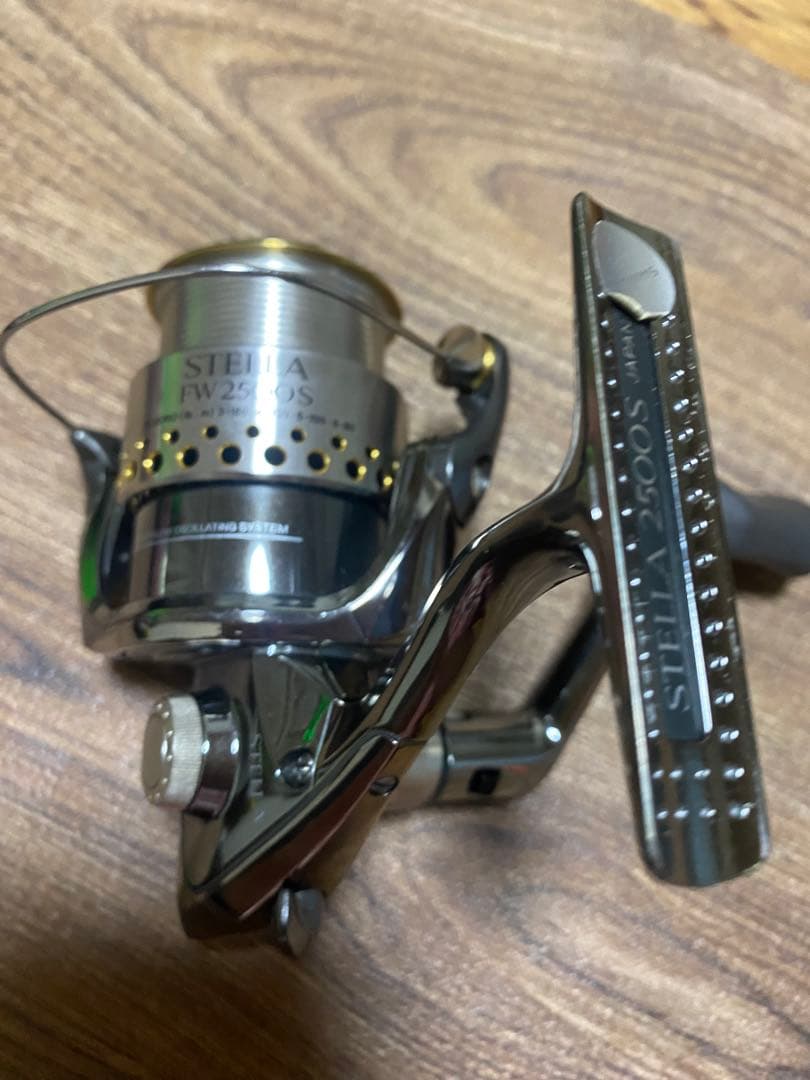 美品　人気　シマノ　ステラ FW2500S SC78E スピニングリール