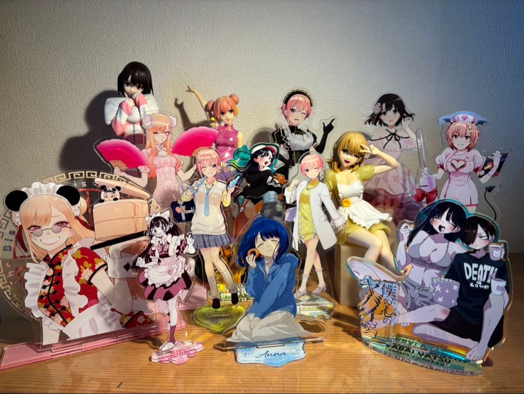 アクリルスタンドセット（多様なキャラクター）
