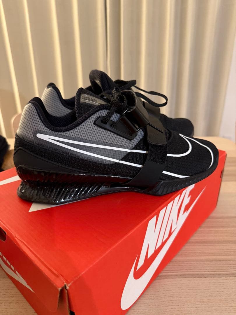 【美品】Nike ロマレス4 　28.0cm