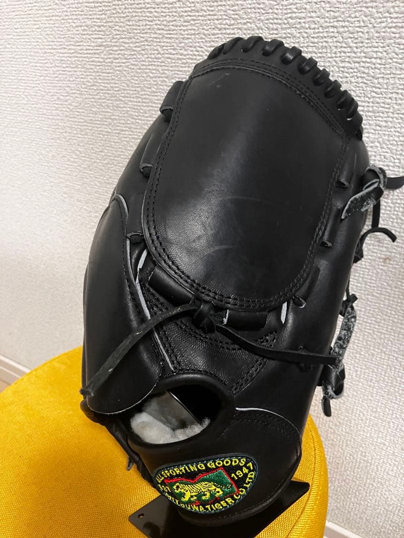 美品ミツワタイガー軟式グローブ　右投げ投手用