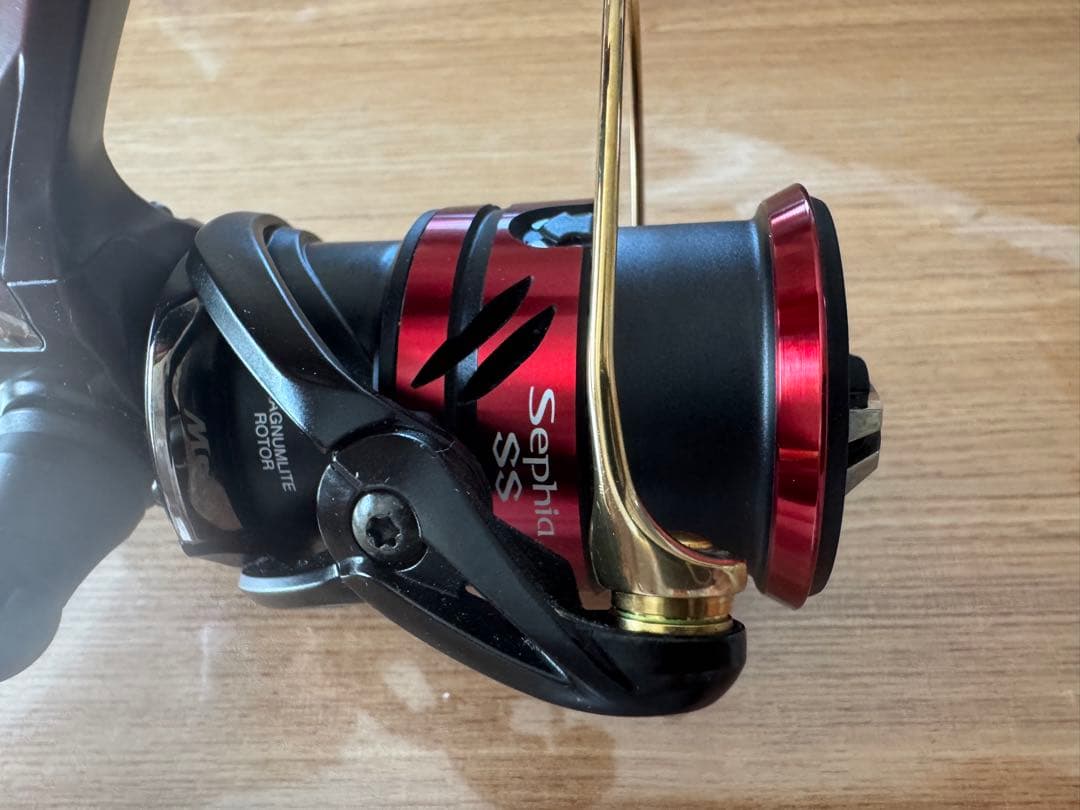 19Sephia SS C3000S スピニングリール レッド/ブラック
