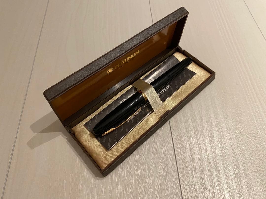 PLATINUM ブラック 万年筆 専用ケース付き