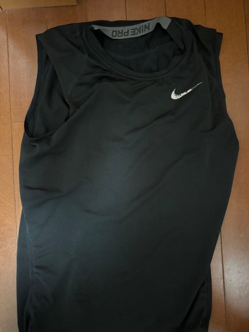 Nike Pro ブラック コンプレッショントップ