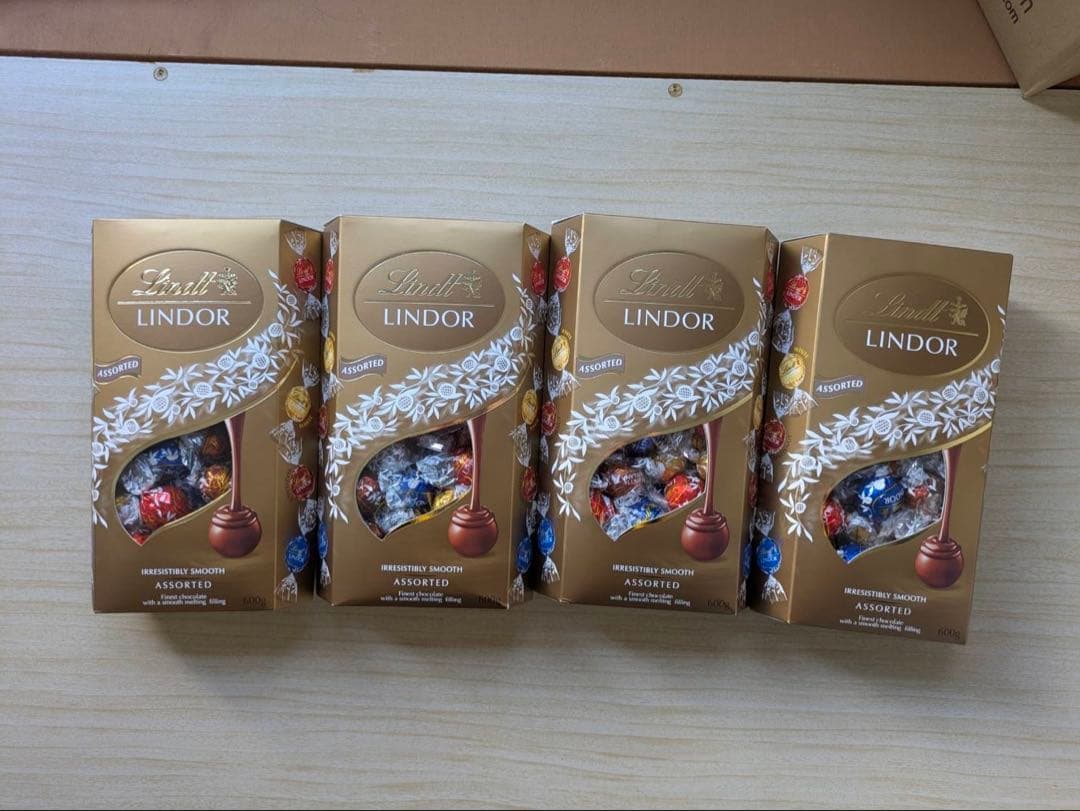 リンツ リンドール アソート チョコレート　　4箱