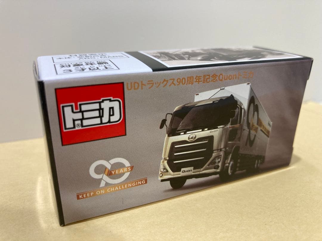 トミカクオン箱も開けていませんクオントミカ UDトラックス90周年記念 Quon