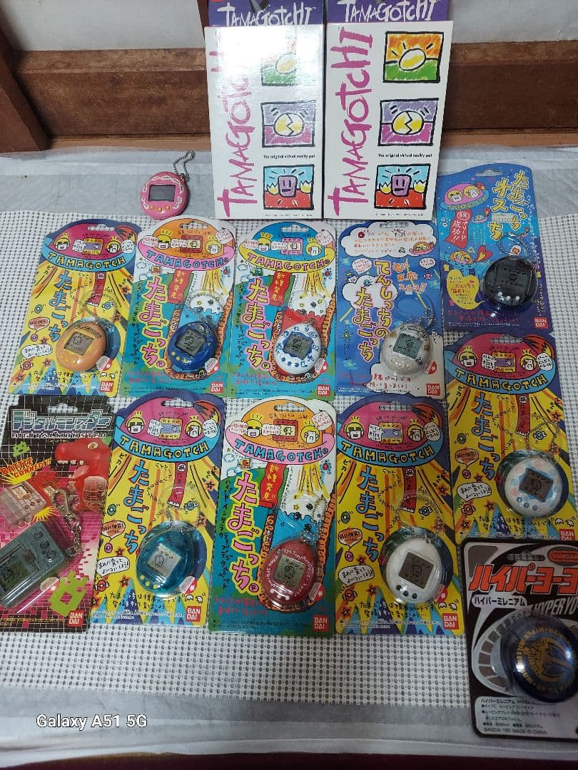 お値下げバンダイ たまごっち 1997年製 ホワイト/レッドおまとめ売り