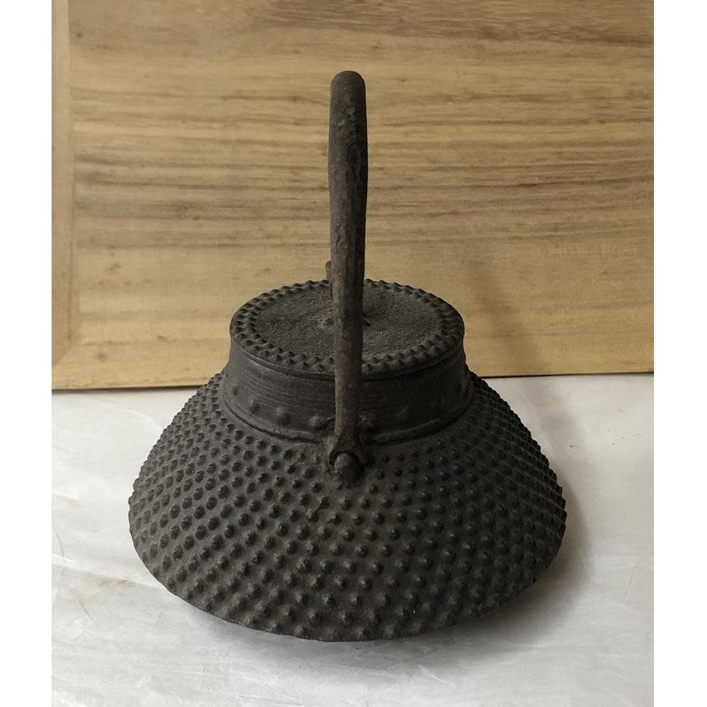 y009 人間国宝 鈴木盛久 霰紋 小型 鉄瓶 高さ14cm 小鉄瓶 茶道具