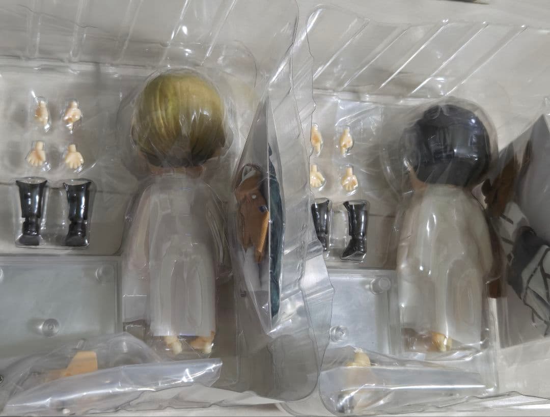 進撃の巨人　ねんどろいどどーる　エルヴィン　リヴァイ