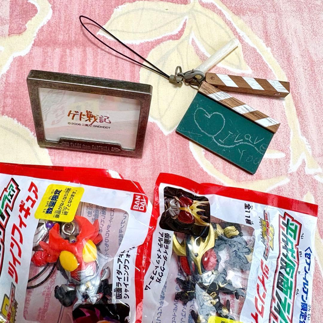4点【平成仮面ライダー】【ジブリ額縁ミニミニ写真立て】【黒板カチンコストラップ】