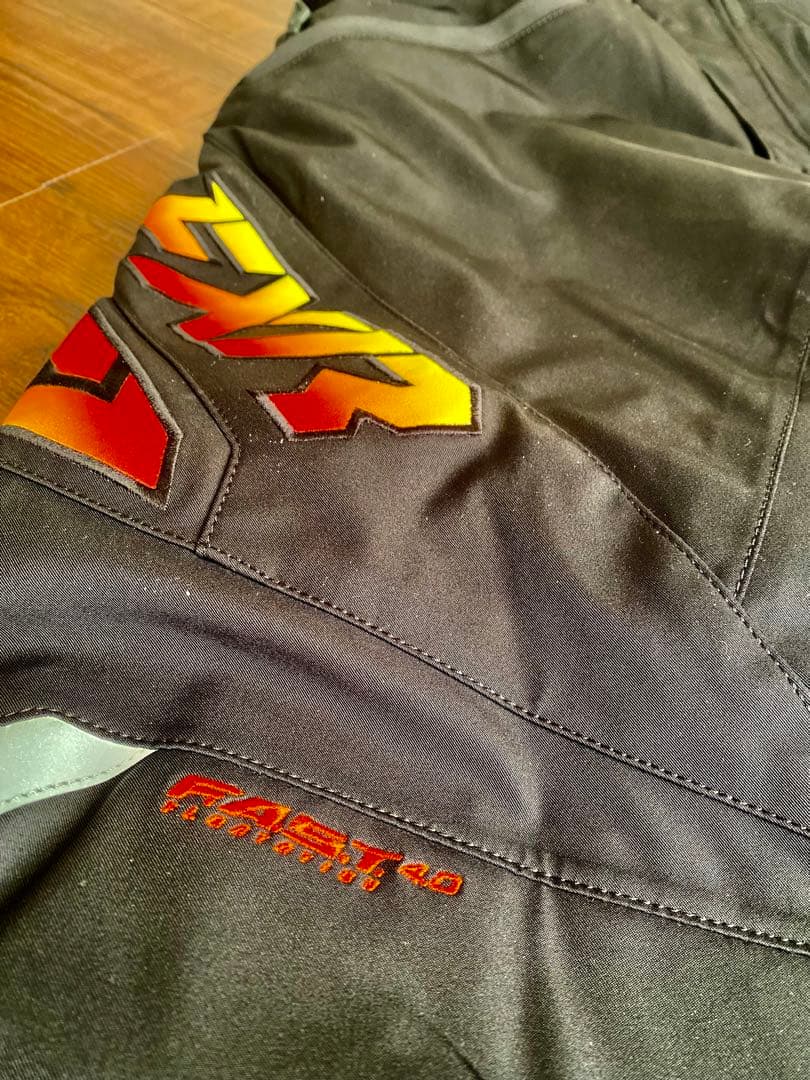FXR スノーモービルセットアップ上下