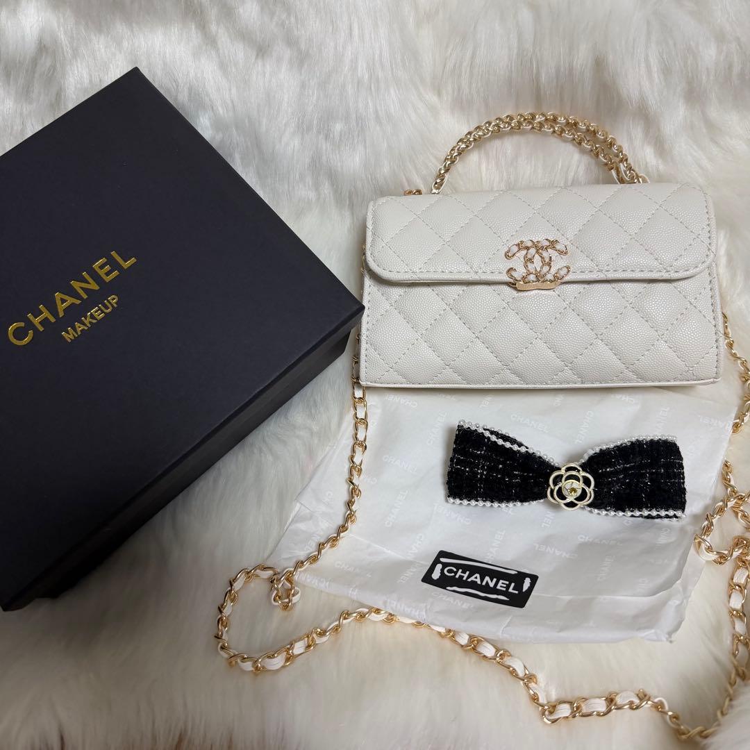 ら*ら様 CHANEL MAKE UPノベルティキルティングホワイトショルダー
