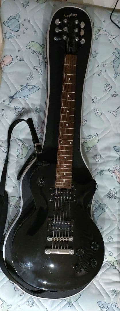 エピフォン レスポール スタジオ ブラック 黒 ケースとストラップとスペア弦付