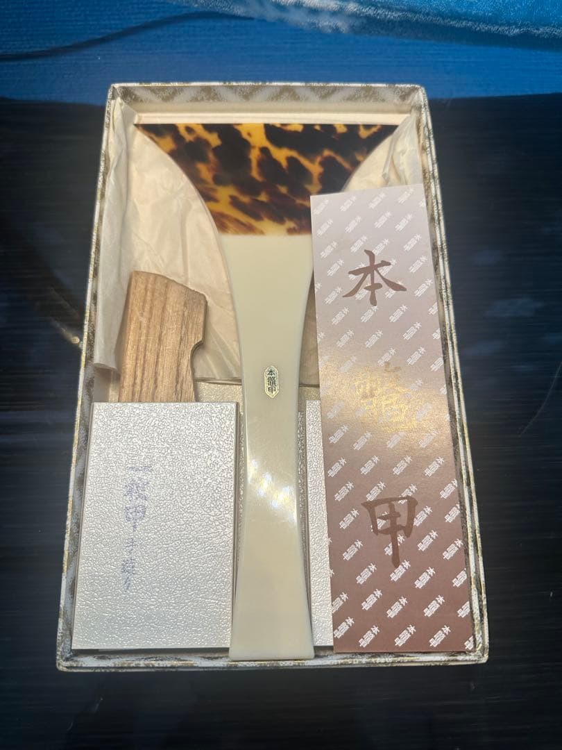 今週限定値下げ【ほぼ新品・最高級】地歌三味線鼈甲撥　上質本鼈甲　一枚甲手造り品