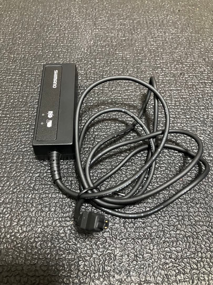 シマノ　di2 充電器　SM-BCR2