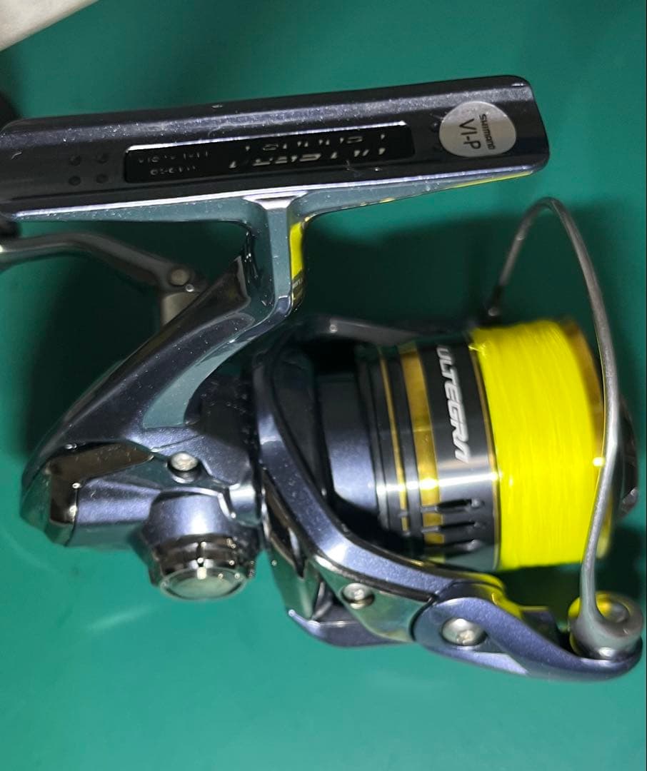 SHIMANO ULTEGRA C2000S スピニングリール