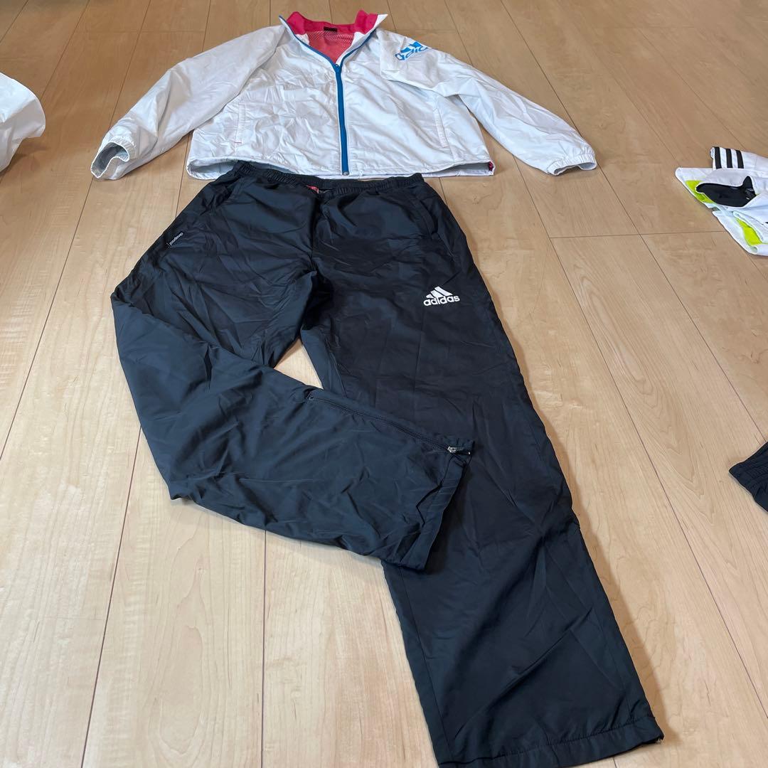 アディダス adidas ウインドブレーカー 上　下2セット。34