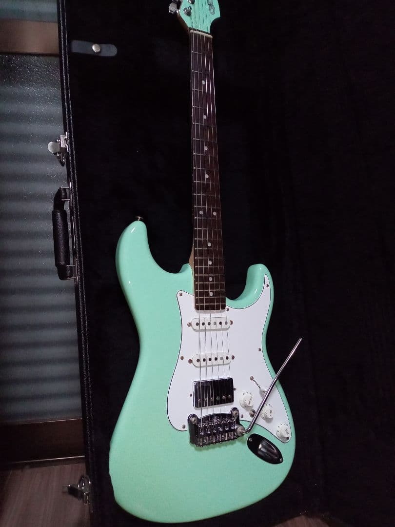 完璧ストラト∼超絶レア/G&L Legacy USA リアハム グリーン