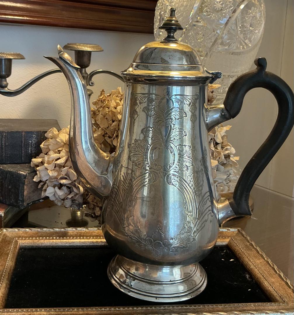 重厚な 英国アンティーク 銀器 コーヒーポット 925g エボニーハンドル 彫刻