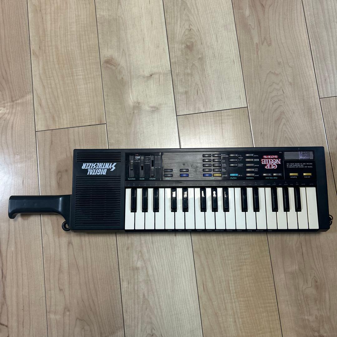 カップヌードル景品　ミニシンセ　カシオC-16