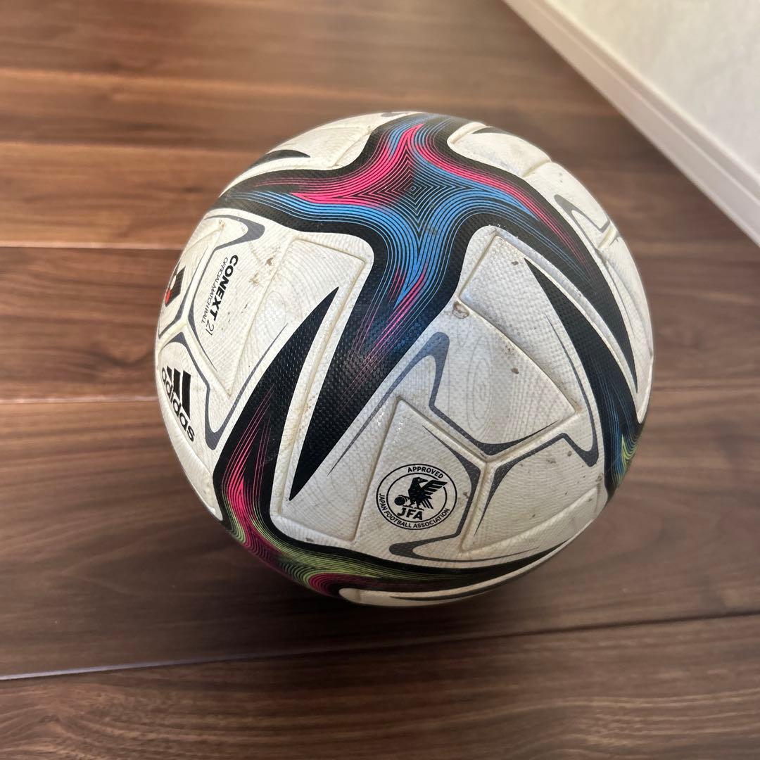 サッカーボール　アディダス