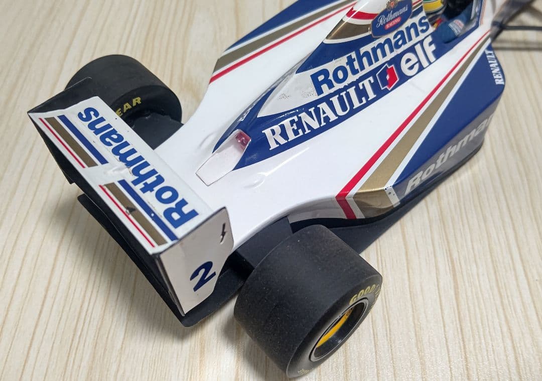 PMA ミニチャンプス ロスマンズ アイルトン・セナ 1/18 FW16 中古品
