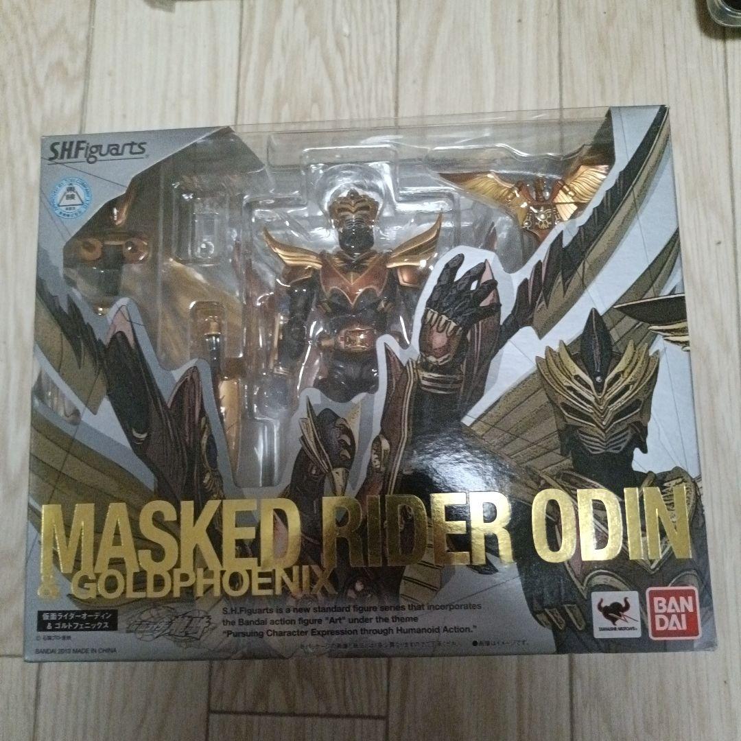 フィギュアーツ　仮面ライダーオーディン