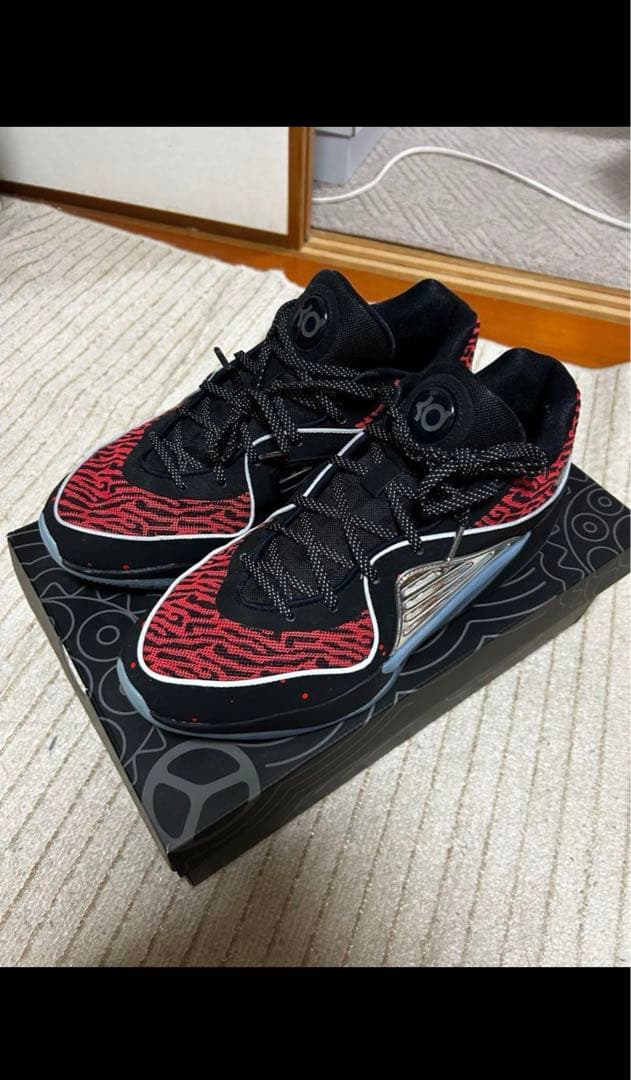 Nike KD 16 バスケットボールシューズ 黒/赤/青
