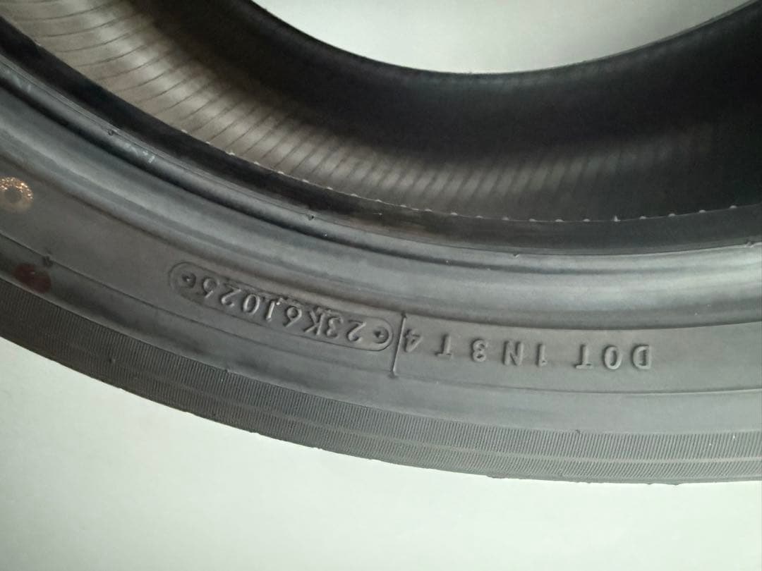 ハリアー80新車外しタイヤ　225/55/R19 ほとんど未使用　pai