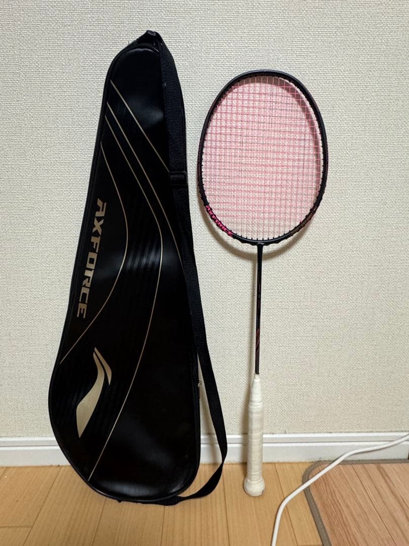 バドミントンラケット リーニン　AXFORCE80ケース付き