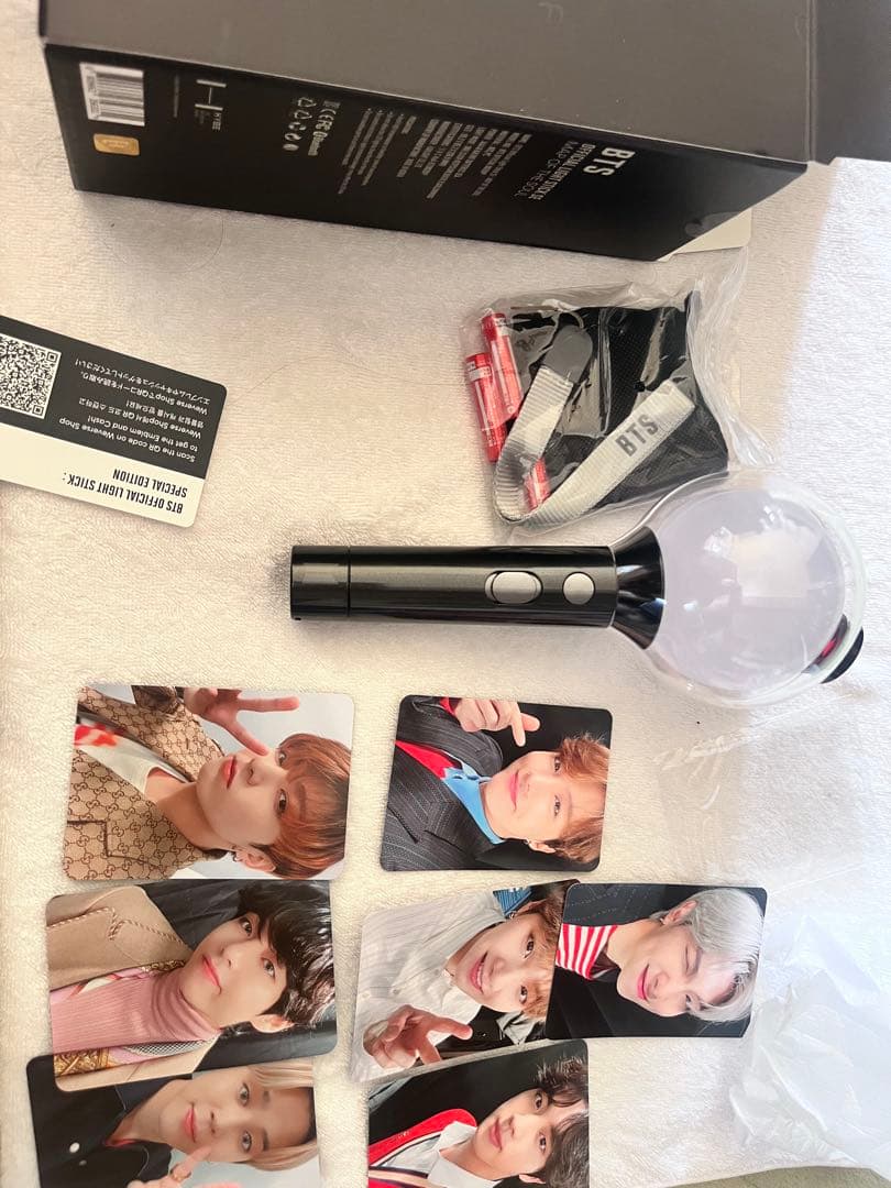 BTS ペンライト Ｖｅｒ．4フォトカード付き 当日発送します
