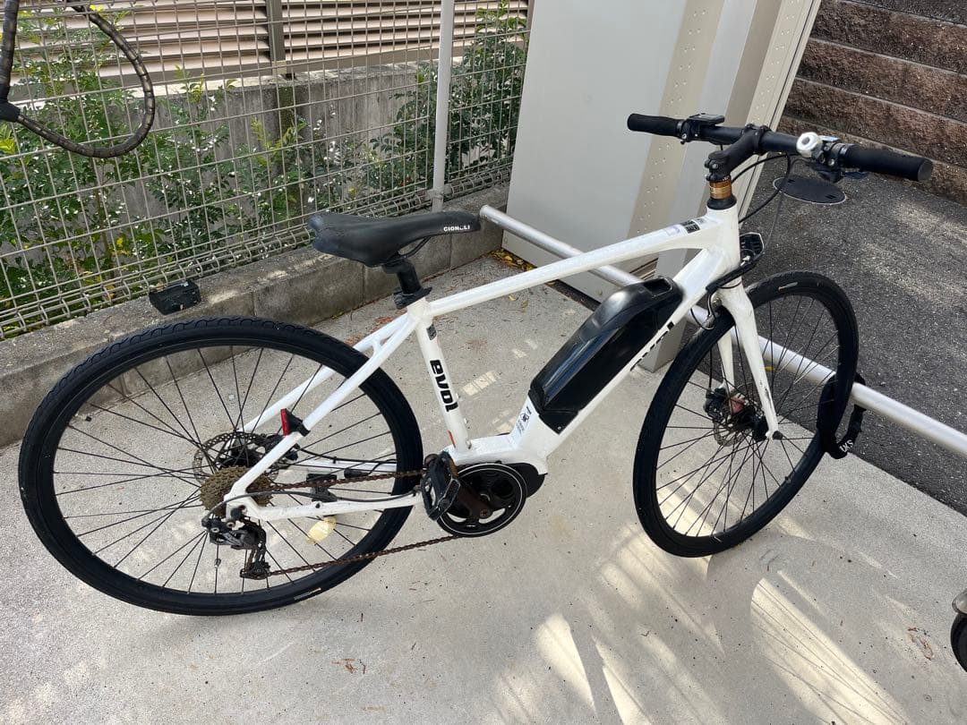 スポーツタイプ 電動アシスト自転車 ホワイト