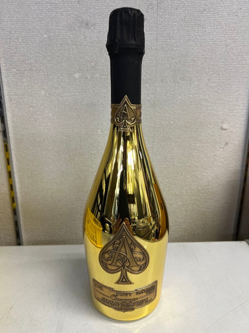 正規品アルマンドゴールドシャンパン 750ml