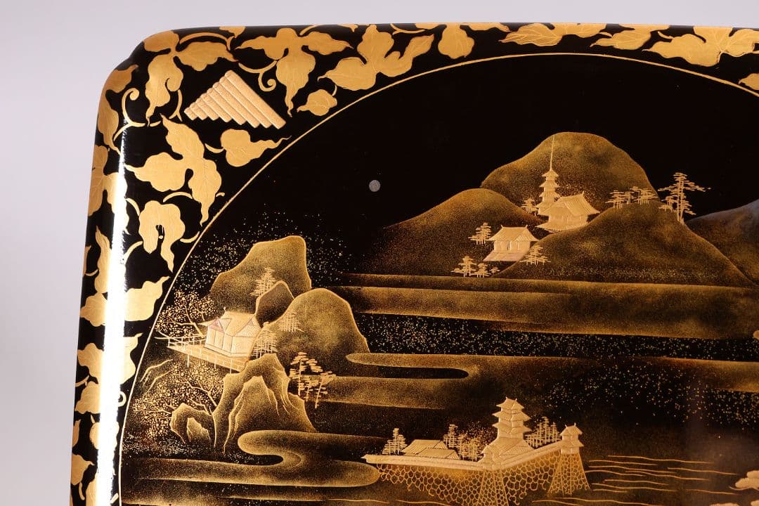 【MA698】加賀蒔絵 饅羹重 楼閣山水楽器唐草 金蒔絵 木製 饅頭箱 菓子器