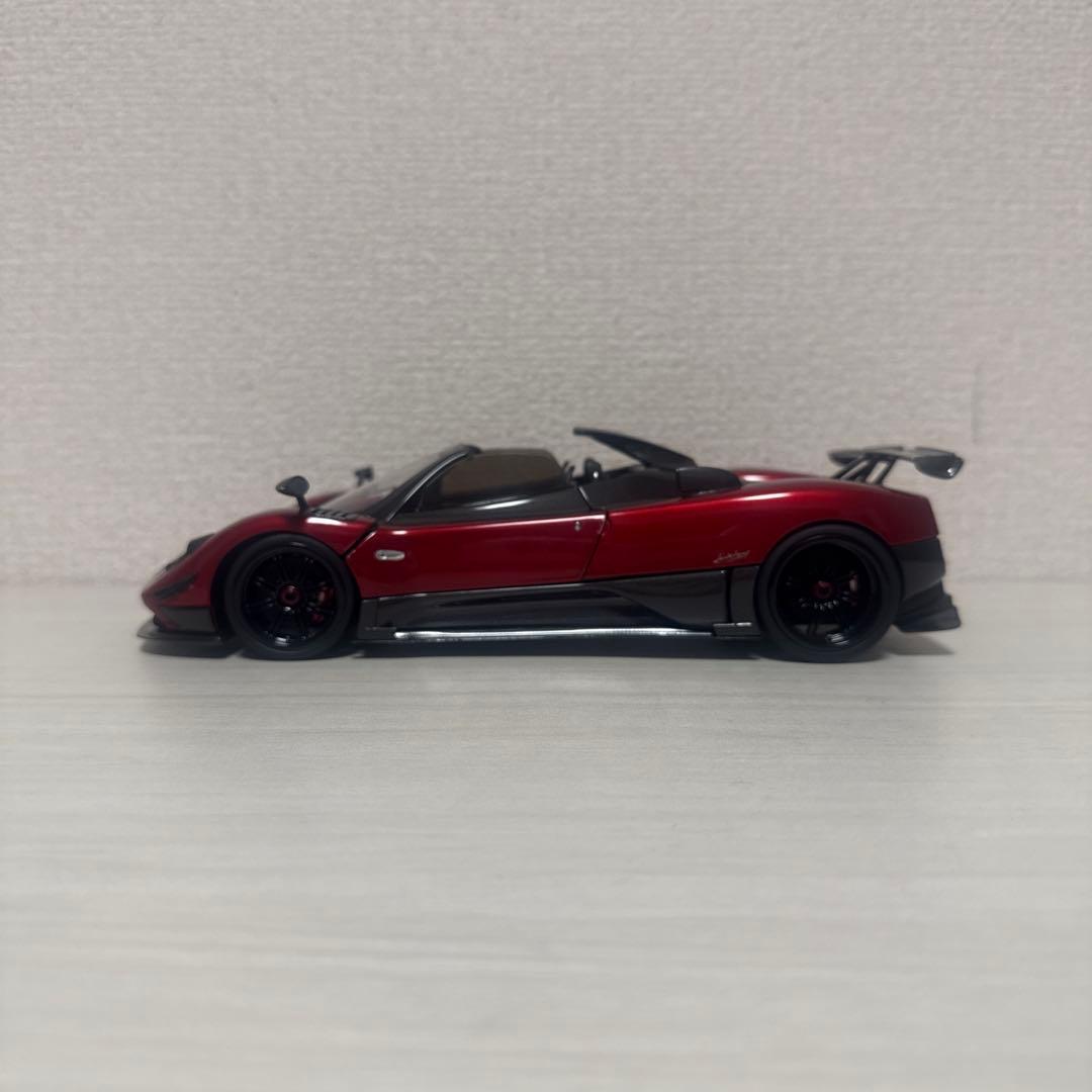 オールモストリアル 1/18 パガーニ　ゾンダ　チンクエロードスター