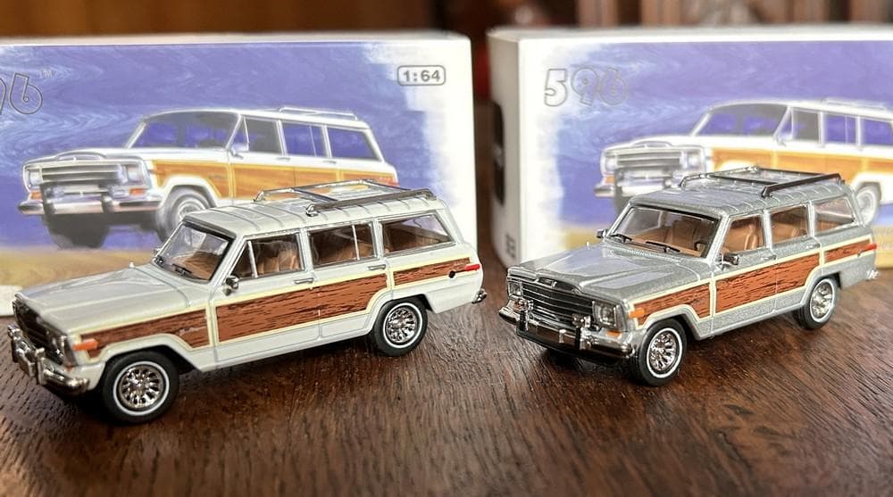 ★Jeep Grand Wagoneerグランドワゴニアミニカー白・銀2台セット
