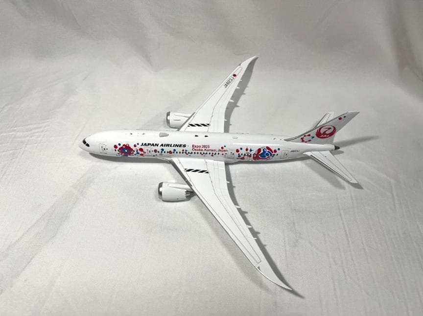 B-Models 日本航空 JAL B787-8 JA823J 1:200