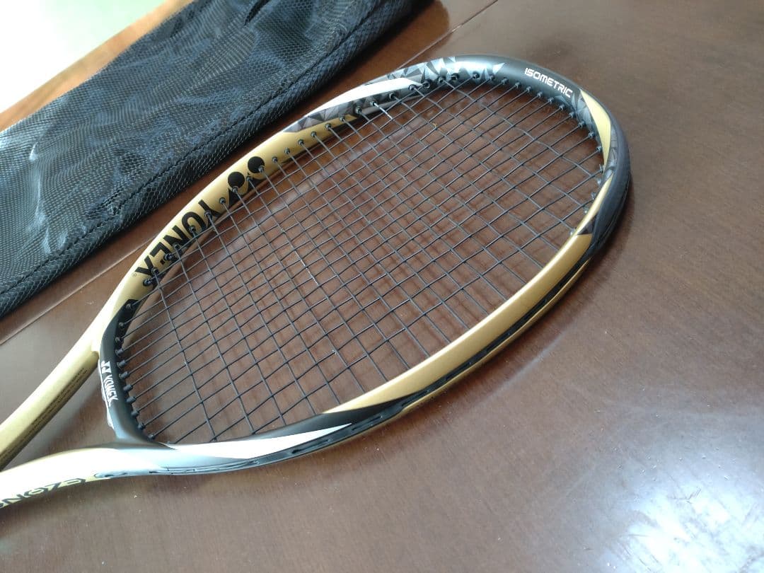 テニスラケット　YONEX　ezone 大坂なおみモデル