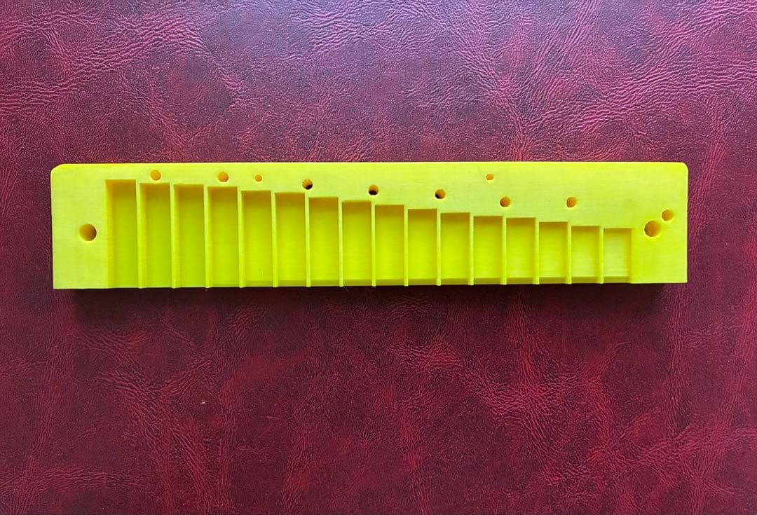 Brendan PowerのHohner 16穴用コム