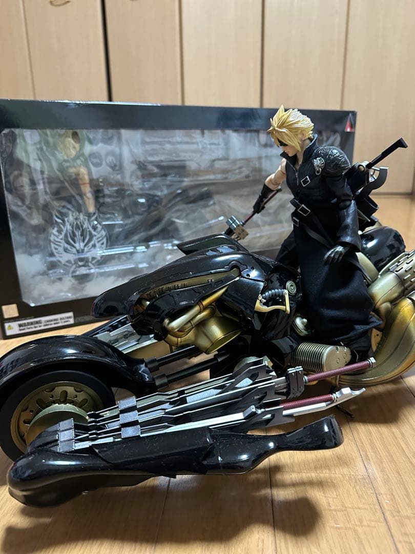 クラウド フィギュア フェンリル プレイアーツ改 ファイナルファンタジー
