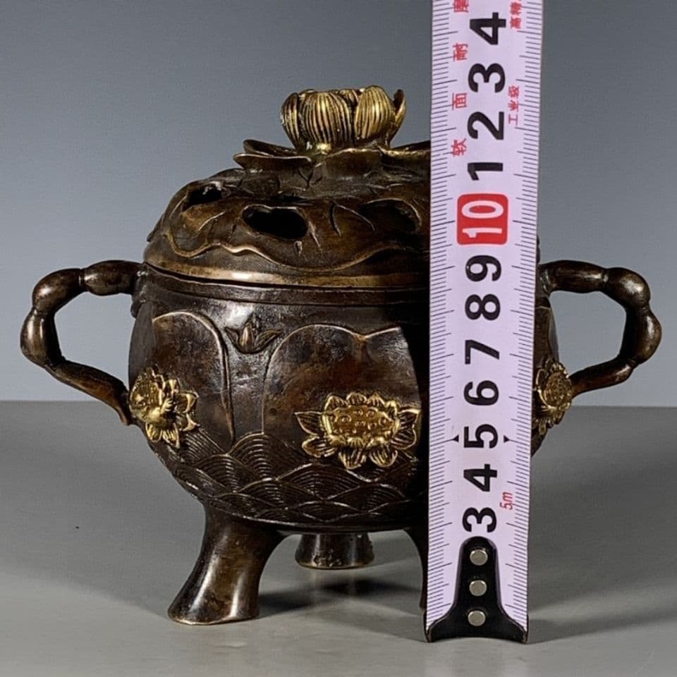 両耳鎏金浮彫り蓮華三脚香炉 仏具香道具 銅製品 工芸品 置物