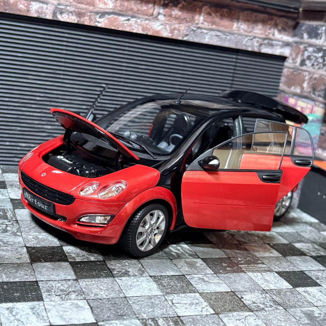 ディーラー特注 1/18 京商 smart forfour (W454)