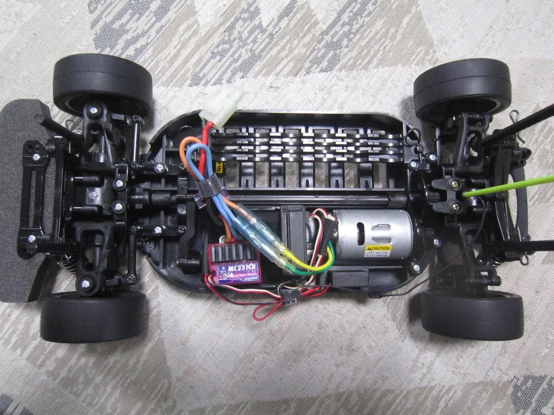 完全動作品 1/10 タミヤ スカイライン GT-R (R34) TT-01