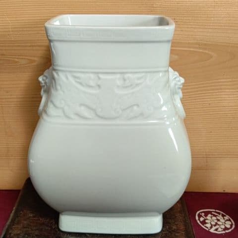 白磁瓶子