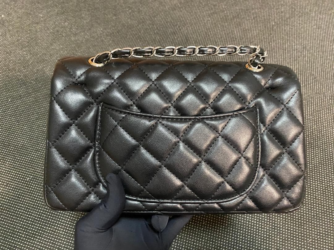 CHANEL ブラック キルティング ショルダーバッグ