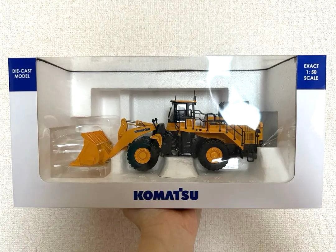 重機　コマツ建機ミニチュア　１/５０スケールホイールローダ　WA６００-８