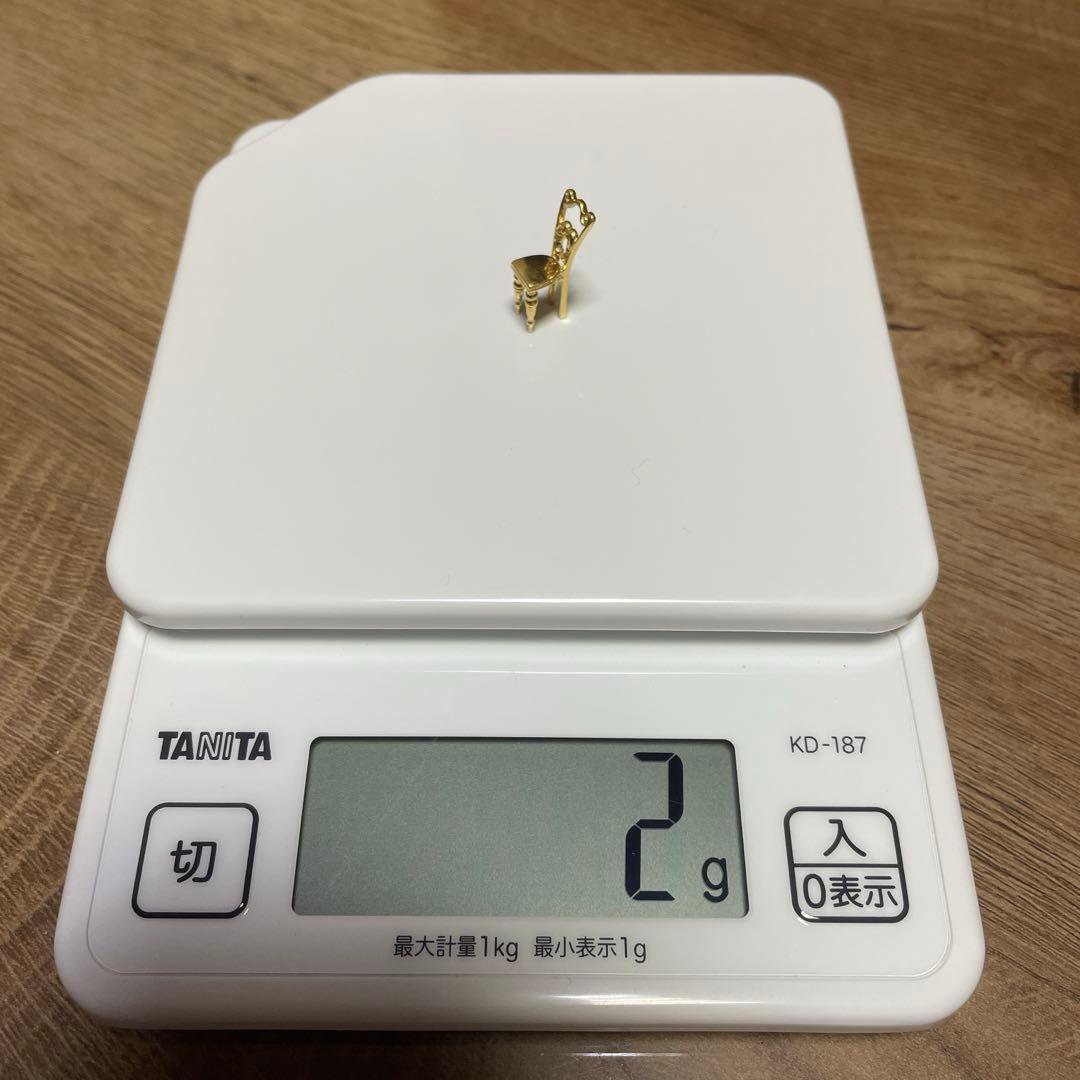 18金(刻印あり)ペンダントトップ彫刻チェア